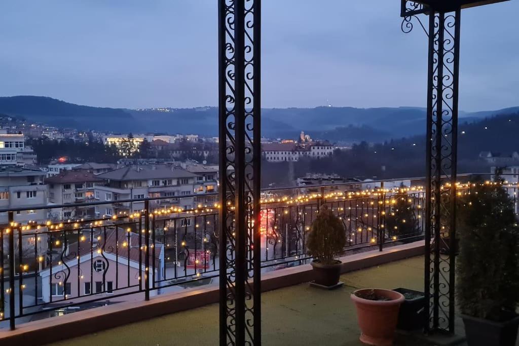 Unique Studio- Great Balcony And View! Parking Possibility! Велико-Тирново Екстер'єр фото