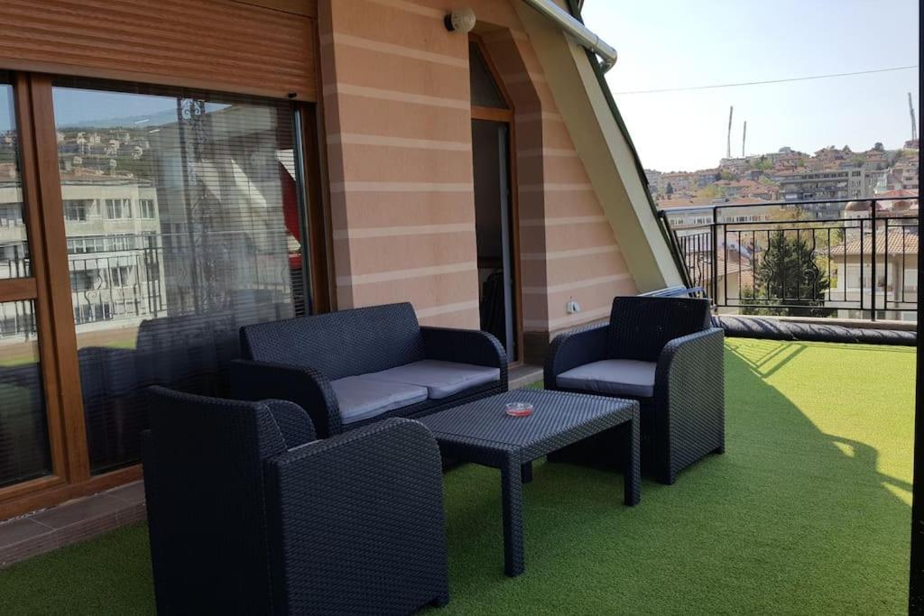 Unique Studio- Great Balcony And View! Parking Possibility! Велико-Тирново Екстер'єр фото