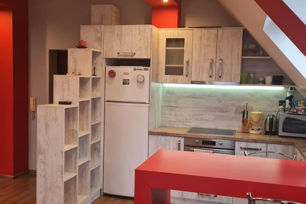 Unique Studio- Great Balcony And View! Parking Possibility! Велико-Тирново Екстер'єр фото