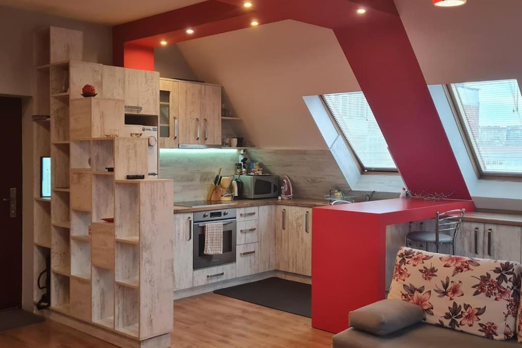 Unique Studio- Great Balcony And View! Parking Possibility! Велико-Тирново Екстер'єр фото