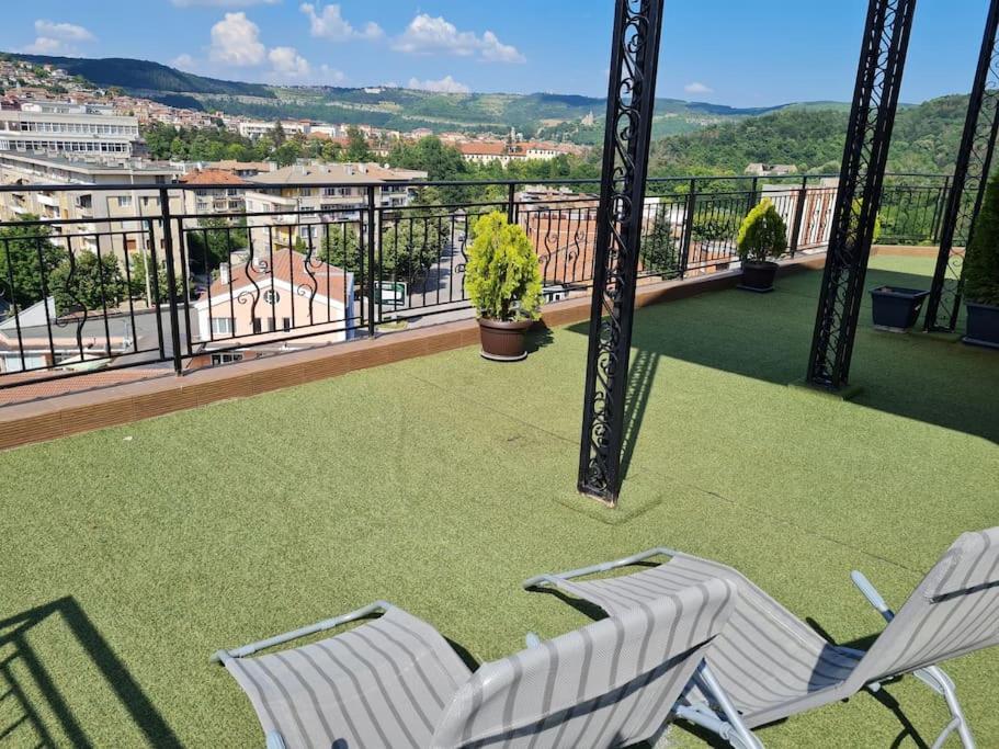 Unique Studio- Great Balcony And View! Parking Possibility! Велико-Тирново Екстер'єр фото