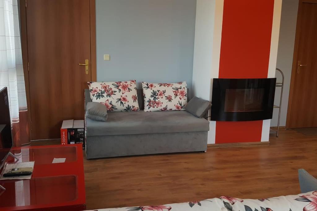 Unique Studio- Great Balcony And View! Parking Possibility! Велико-Тирново Екстер'єр фото