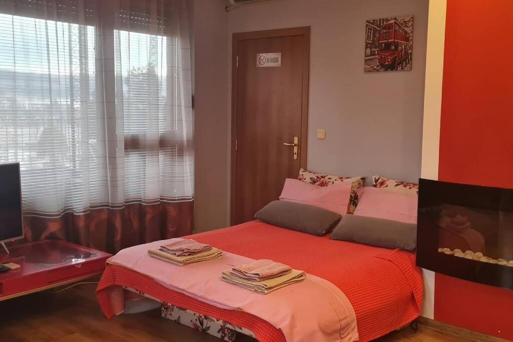 Unique Studio- Great Balcony And View! Parking Possibility! Велико-Тирново Екстер'єр фото