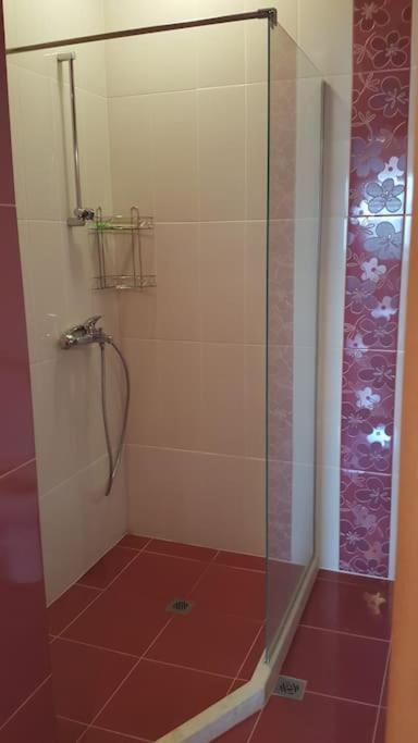 Unique Studio- Great Balcony And View! Parking Possibility! Велико-Тирново Екстер'єр фото